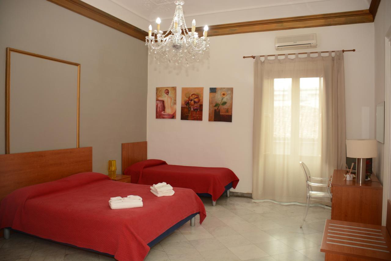 B&B Opera Catania-Fontanarossai nemzetközi repülőtér Kültér fotó